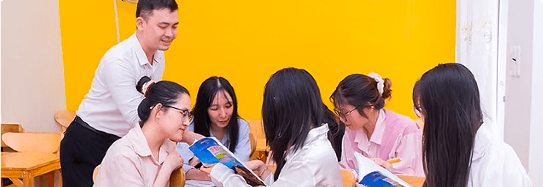 Khóa tiếng Trung Giao Tiếp Ứng Dụng